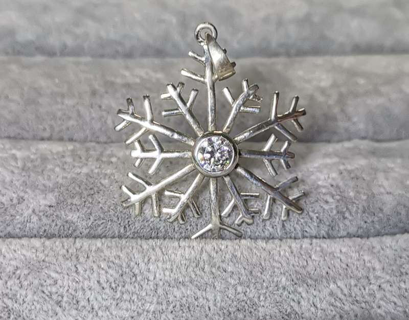 Silver Snowflake Pendant