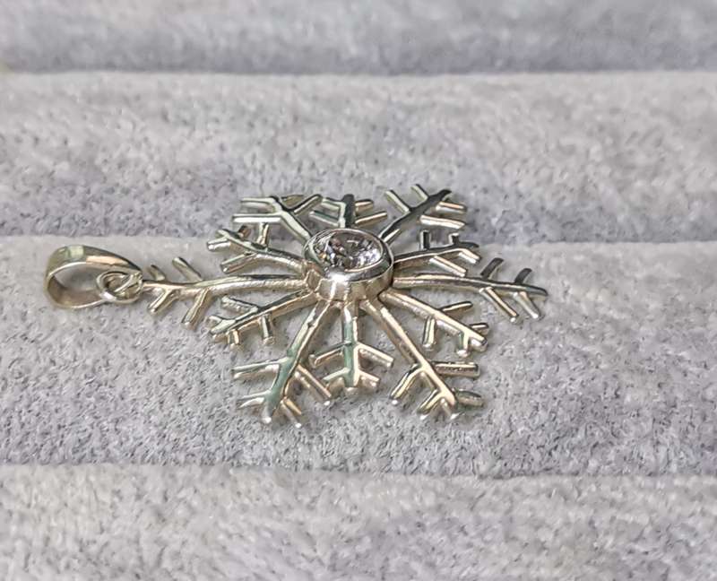 Silver Snowflake Pendant