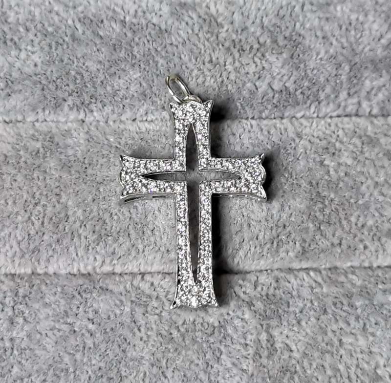 Gorgeous Silver Cross Pendant