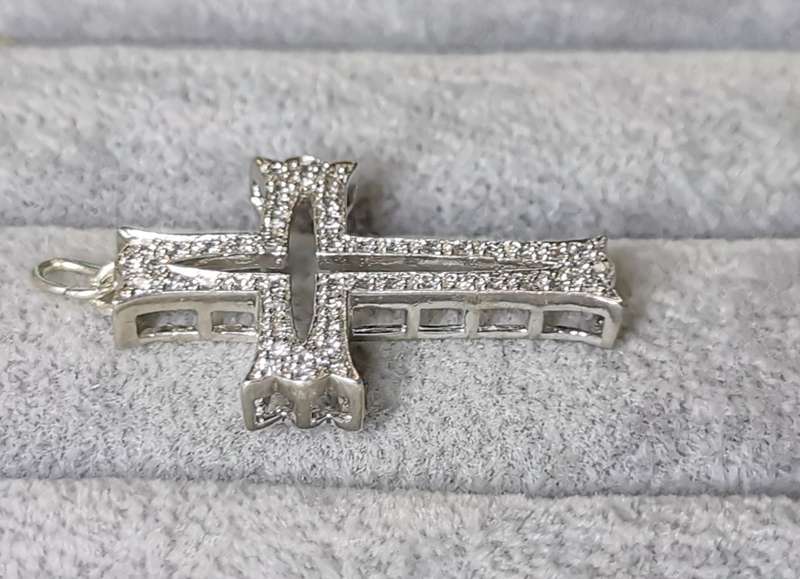 Gorgeous Silver Cross Pendant