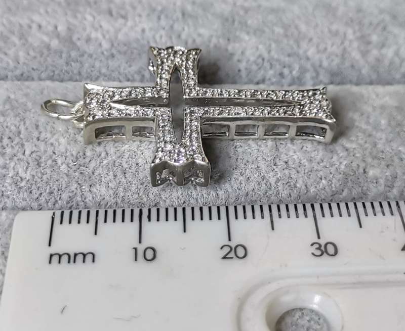 Gorgeous Silver Cross Pendant