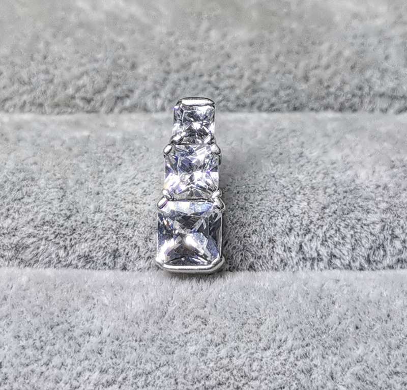 Dazzling Silver Pendant