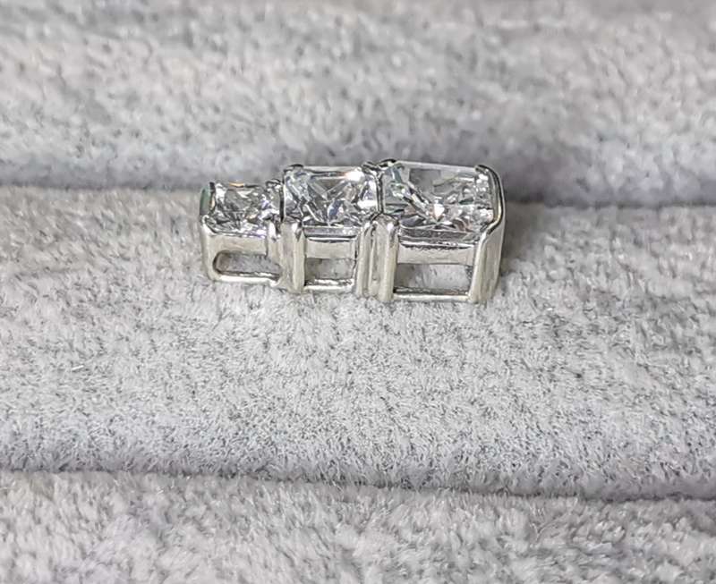 Dazzling Silver Pendant