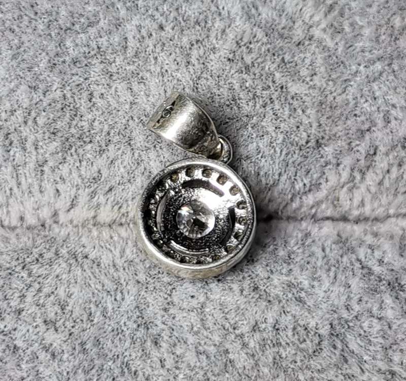 Dazzling Silver Pendant