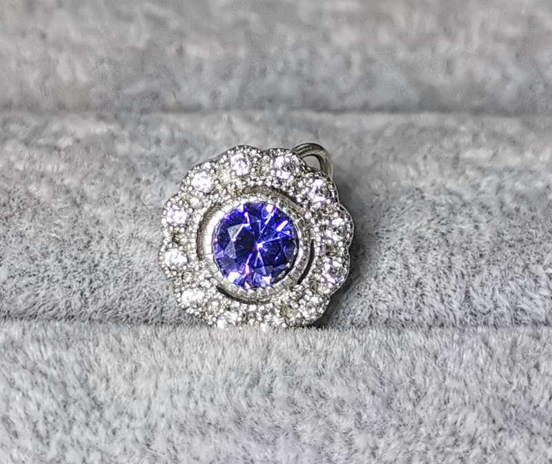 Dazzling Silver Pendant