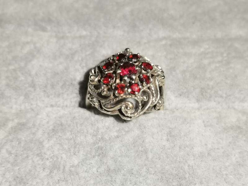 Stunning Gold Garnet Ring