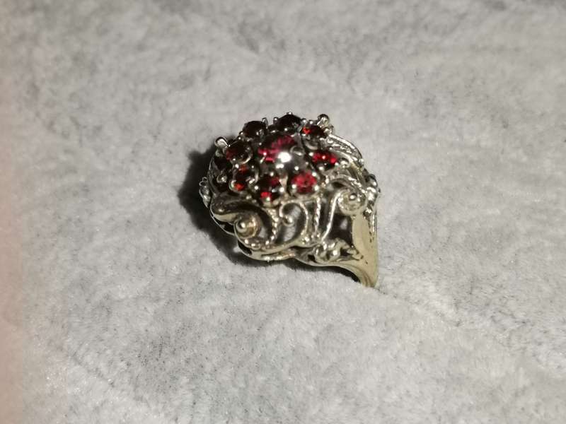 Stunning Gold Garnet Ring
