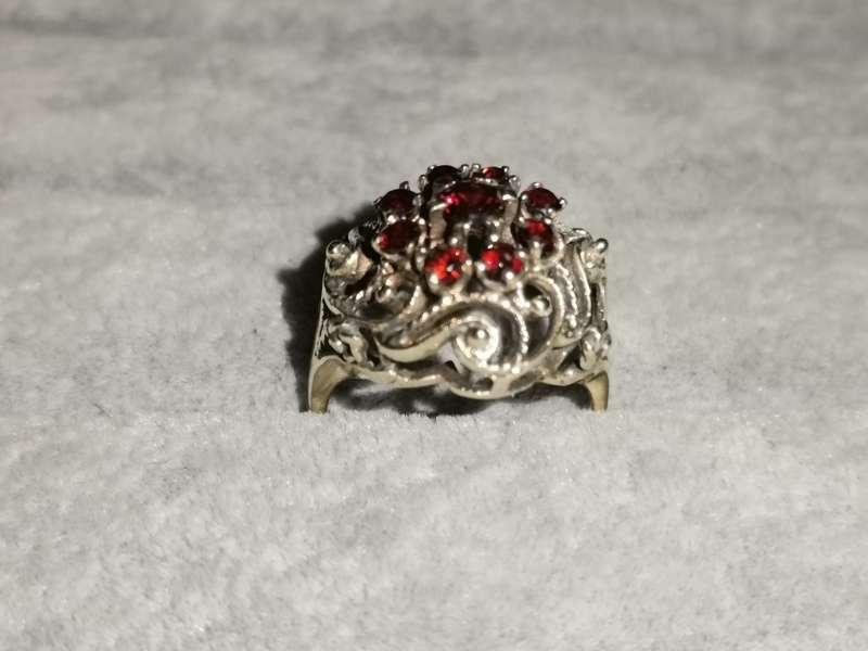 Stunning Gold Garnet Ring