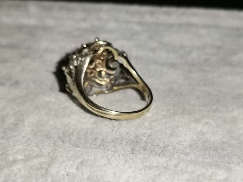 Stunning Gold Garnet Ring