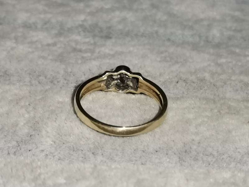 9ct Gold Amethyst Ring