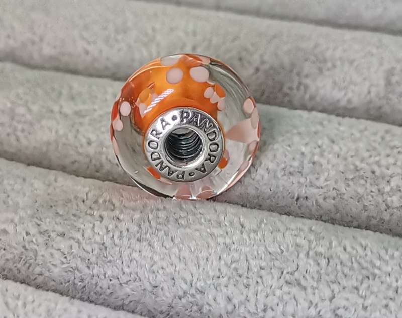 **R1 Auction** Pandora Large Blossoms Glass Charm