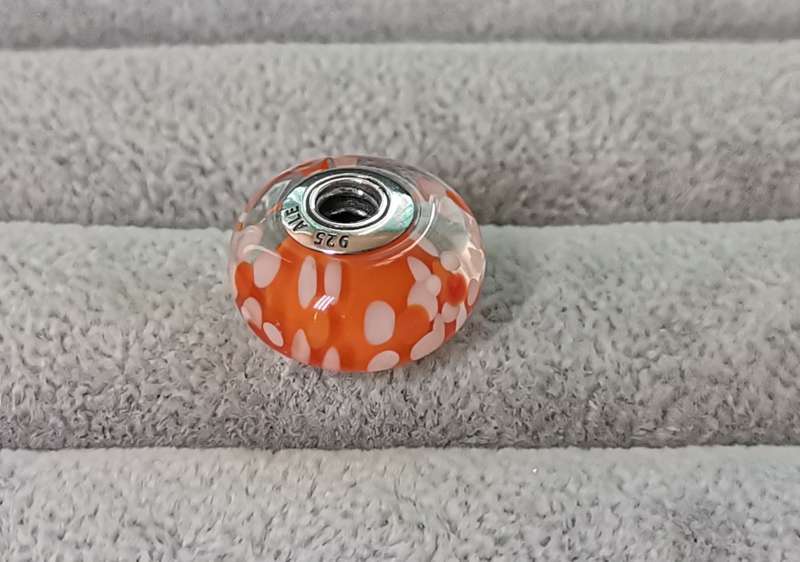 **R1 Auction** Pandora Large Blossoms Glass Charm