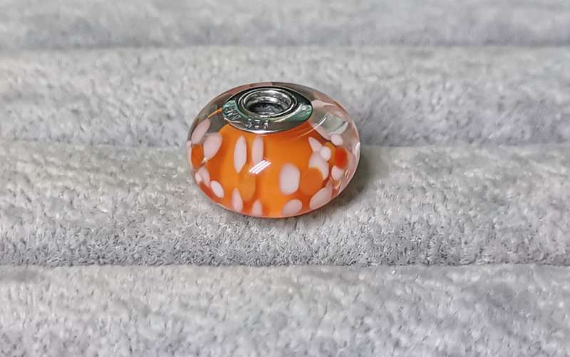 **R1 Auction** Pandora Large Blossoms Glass Charm