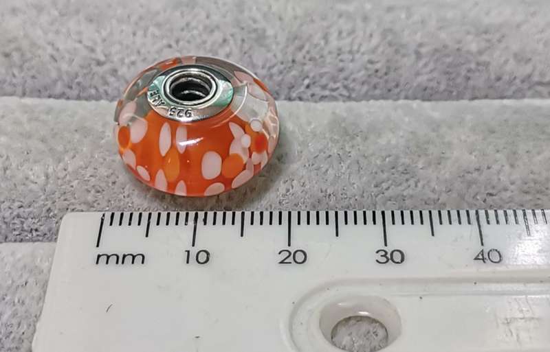 **R1 Auction** Pandora Large Blossoms Glass Charm