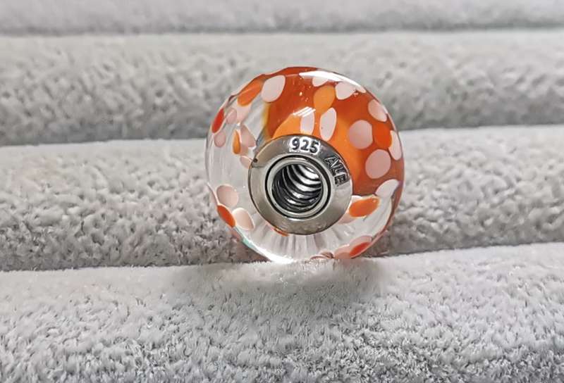 **R1 Auction** Pandora Large Blossoms Glass Charm