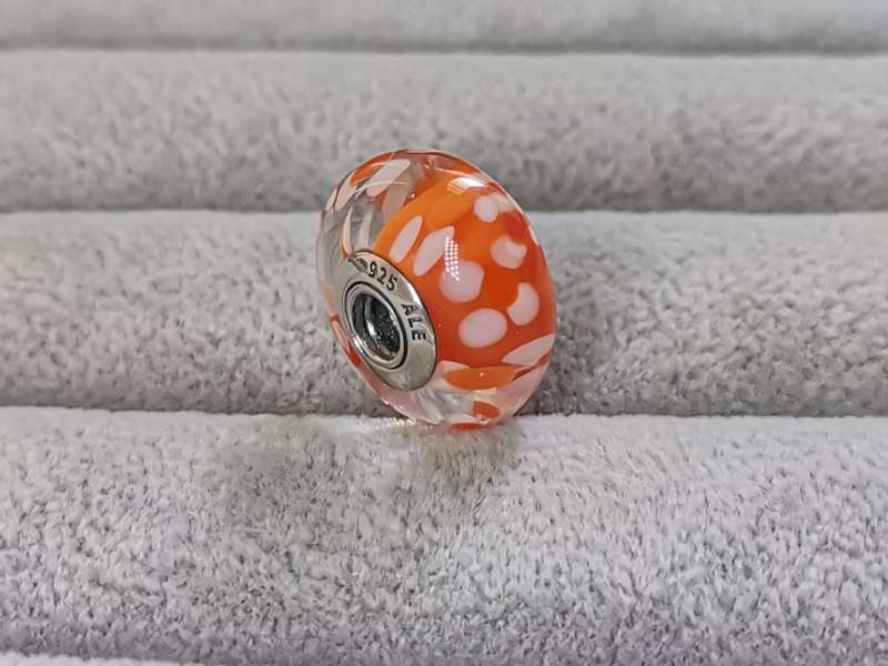 **R1 Auction** Pandora Large Blossoms Glass Charm