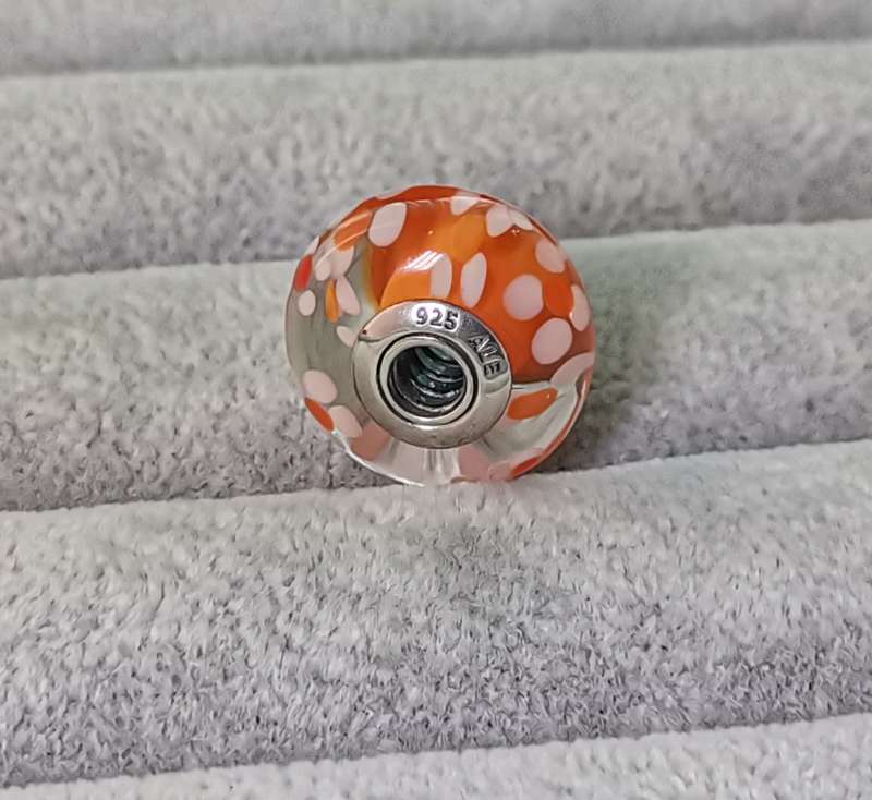 **R1 Auction** Pandora Large Blossoms Glass Charm