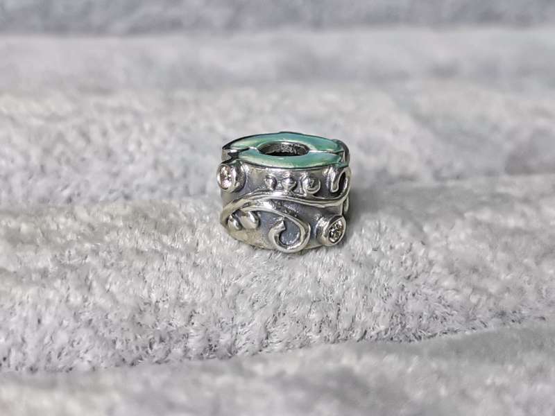 Pandora Tendril Champagne Clip Charm