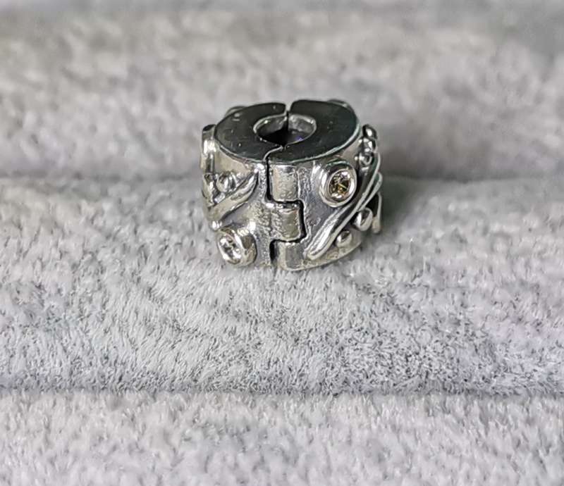 Pandora Tendril Champagne Clip Charm