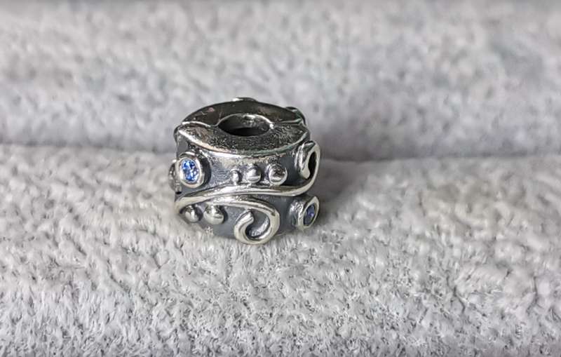 Pandora Tendril Blue Clip Charm