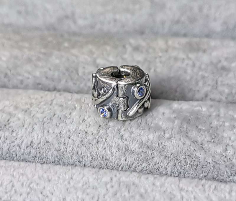 Pandora Tendril Blue Clip Charm