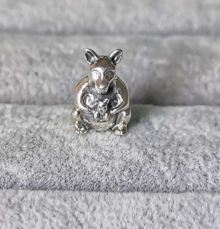 Pandora Kangaroo Mum and Baby Charm
