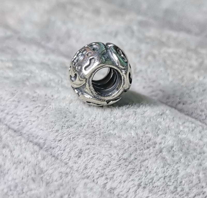 Pandora Raised Flower Charm