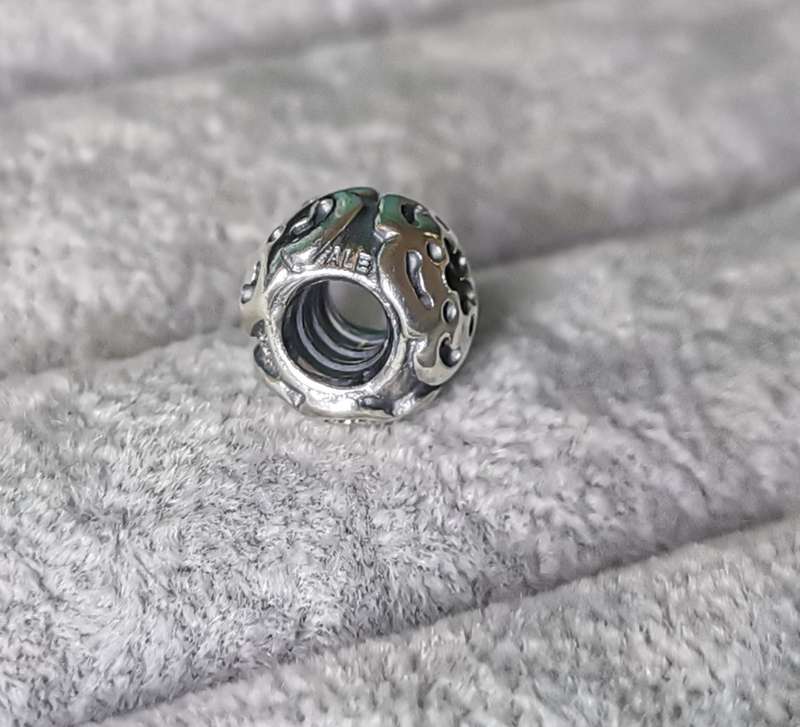 Pandora Raised Flower Charm