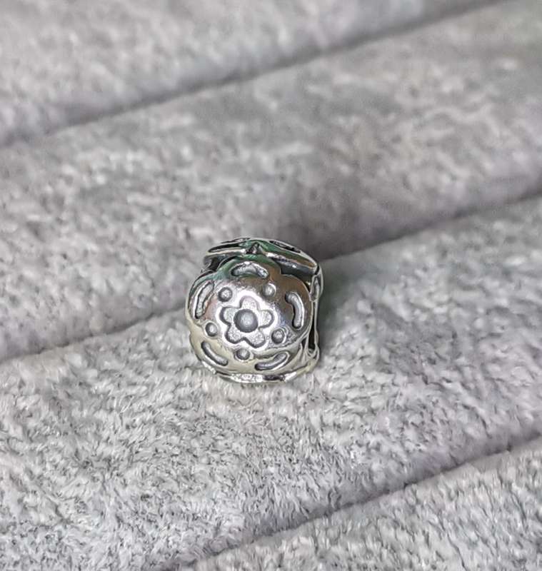 Pandora Raised Flower Charm