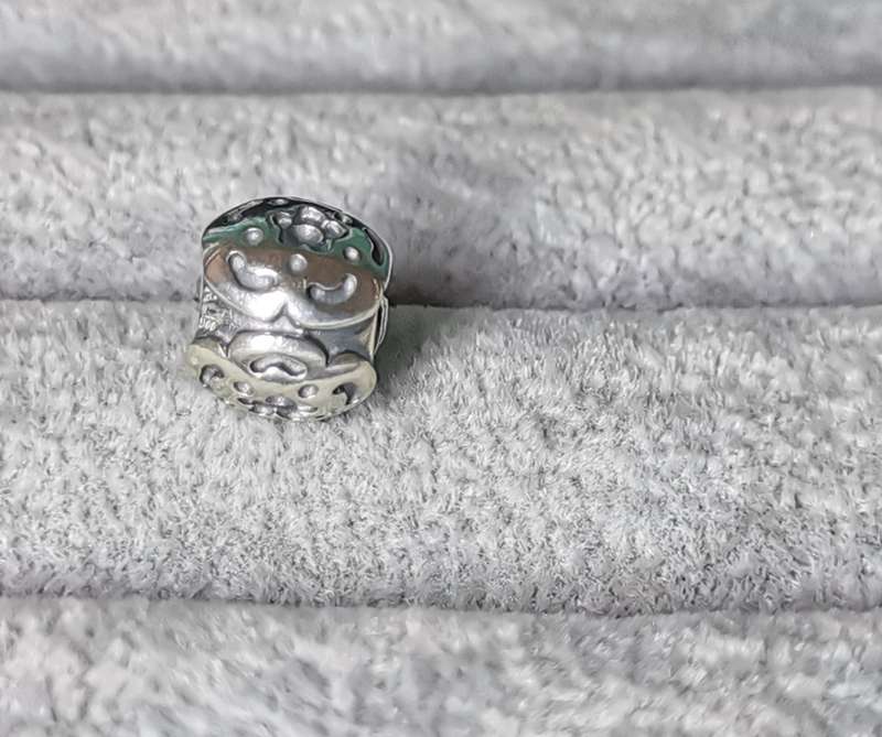 Pandora Raised Flower Charm