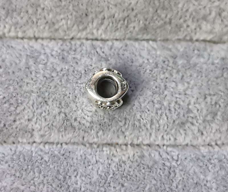 Pandora Daisy Flower Charm