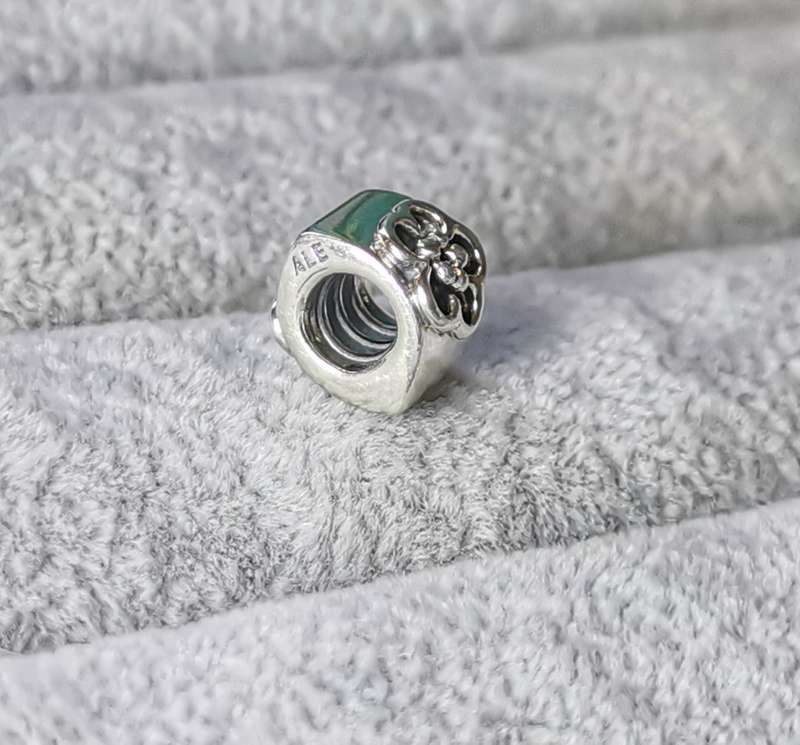 Pandora Daisy Flower Charm