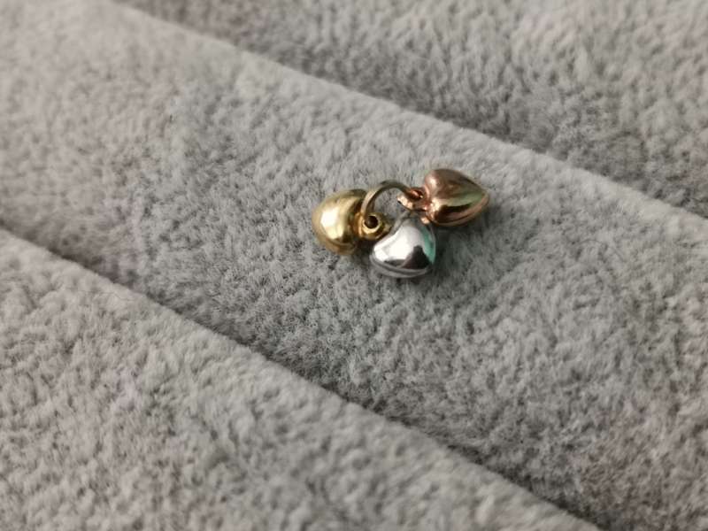 Cute 9ct Gold Hearts Pendant