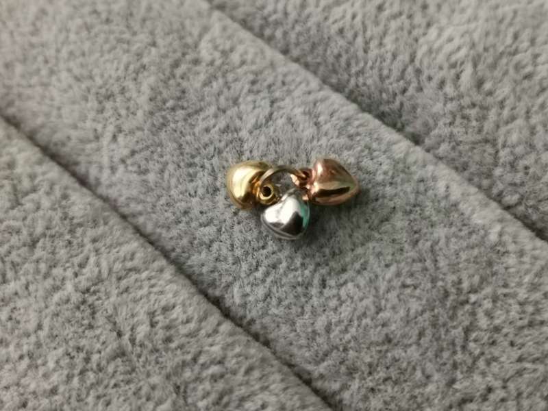 Cute 9ct Gold Hearts Pendant