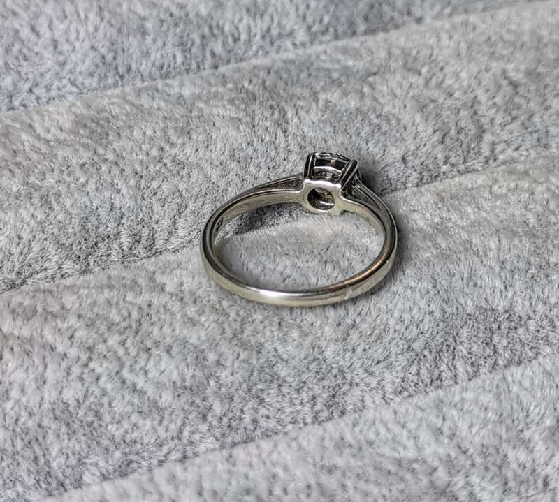 *R1 Auction* Silver Solitaire Ring