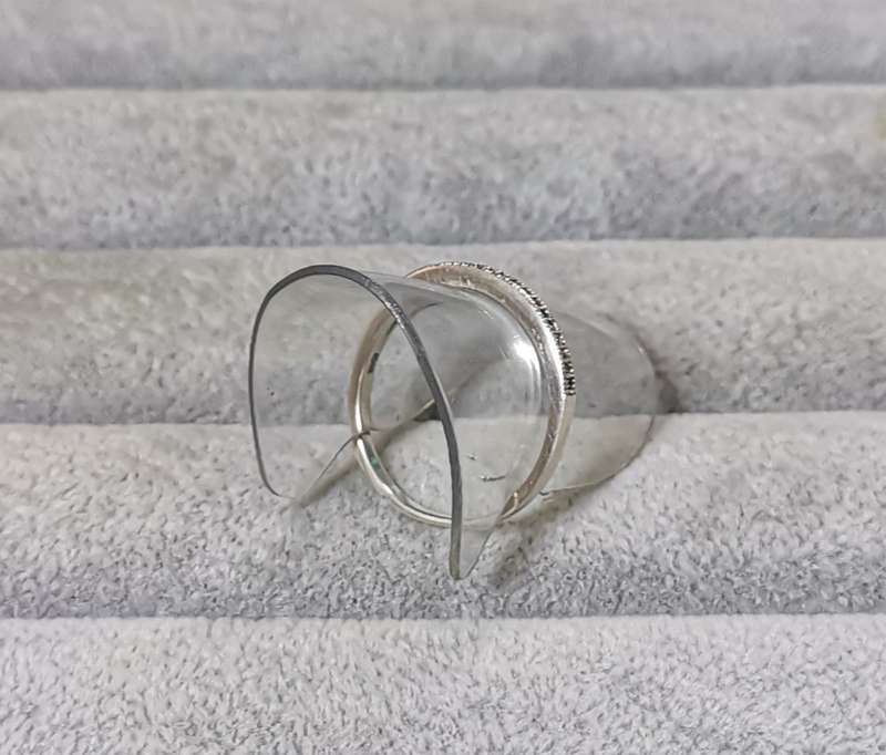 *R1 Auction* Silver Half Eternity Ring