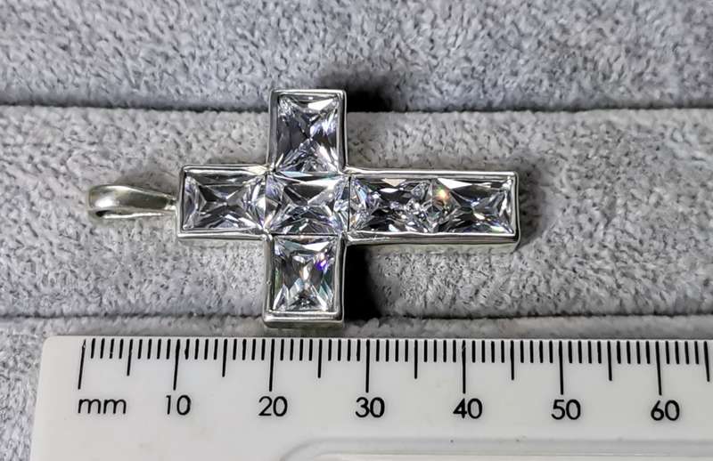 Dazzling Silver Pendant
