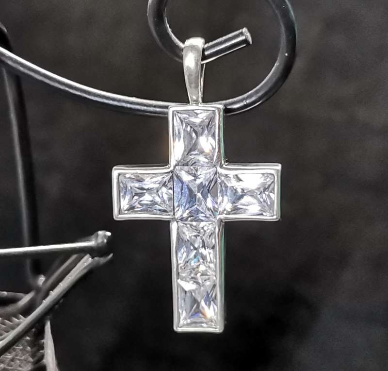 Dazzling Silver Pendant