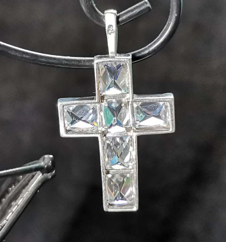Dazzling Silver Pendant