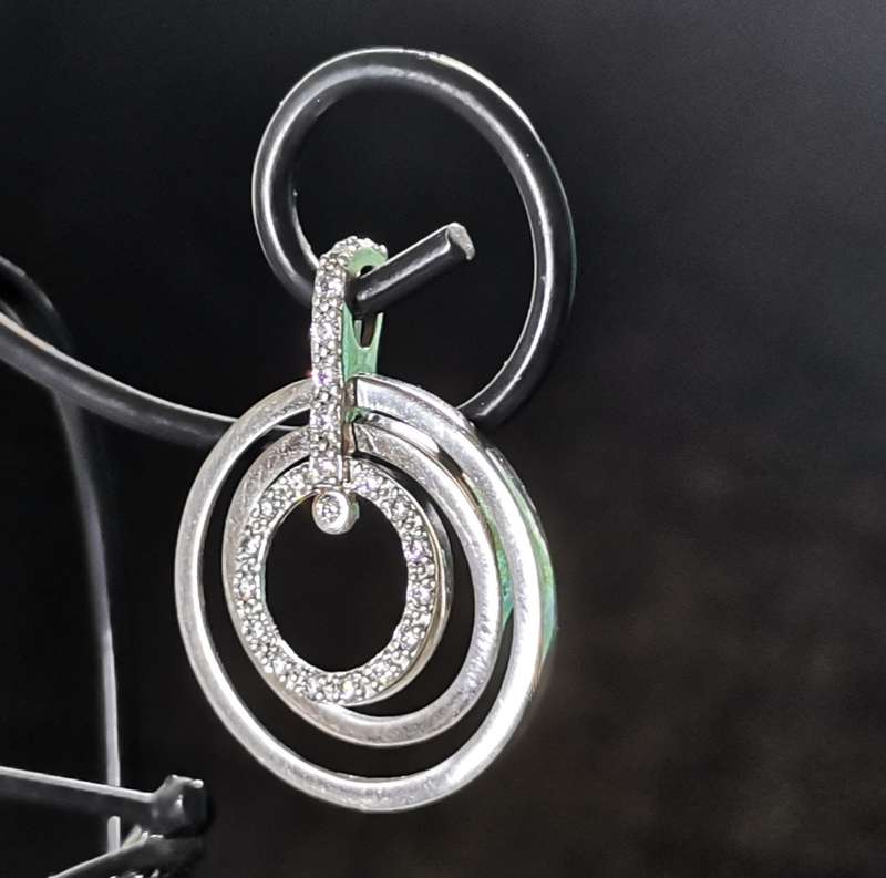 Dazzling Silver Pendant