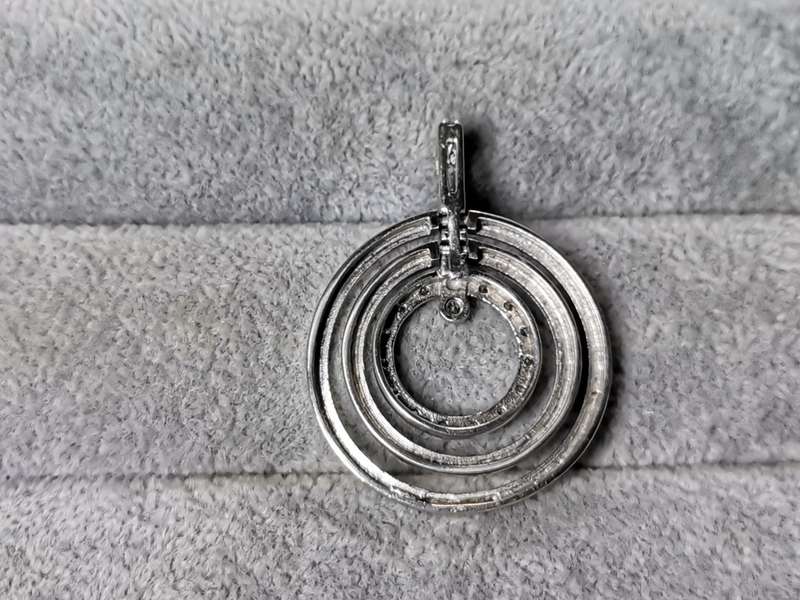 Dazzling Silver Pendant