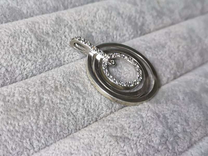 Dazzling Silver Pendant