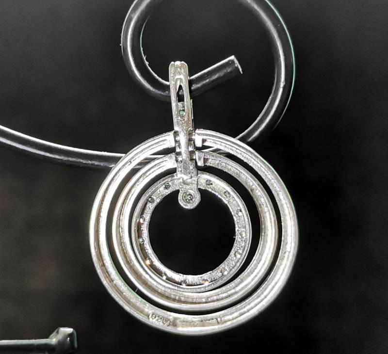 Dazzling Silver Pendant
