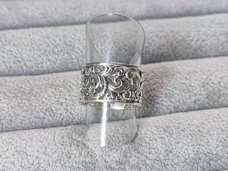 Detailed Silver Ring
