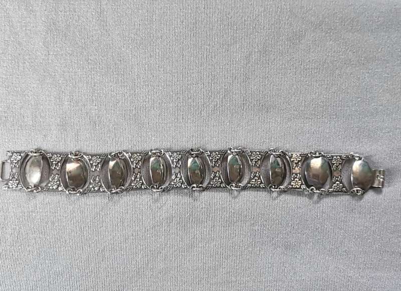 Discount!!! Detailed Silver Bracelet