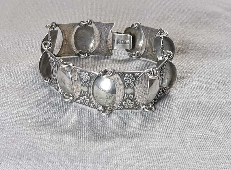 Discount!!! Detailed Silver Bracelet