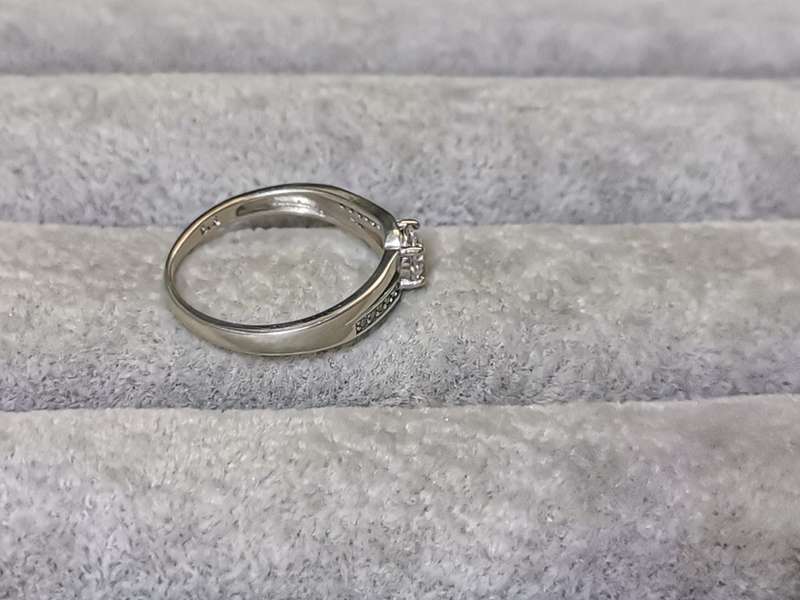 *R1 Auction* Dazzling Silver Ring