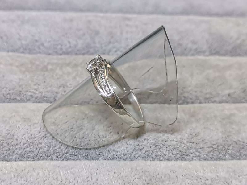 *R1 Auction* Dazzling Silver Ring