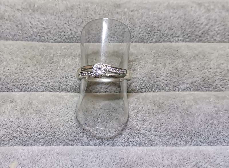 *R1 Auction* Dazzling Silver Ring