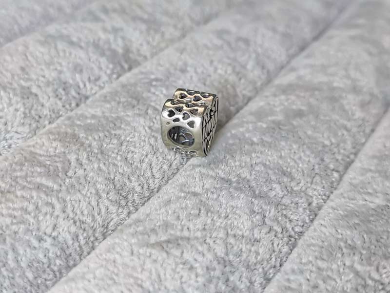 Pandora `Mom` Charm